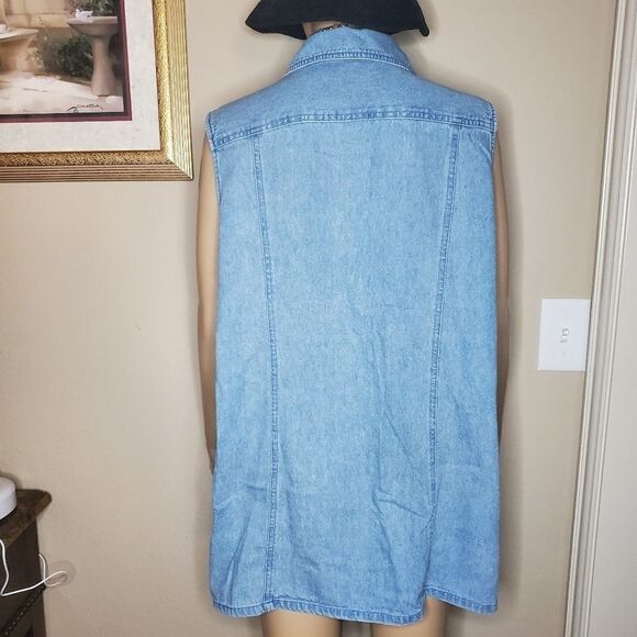 Motherhood Maternity sleeveless button up denim shirt. - Picture 9 of 9